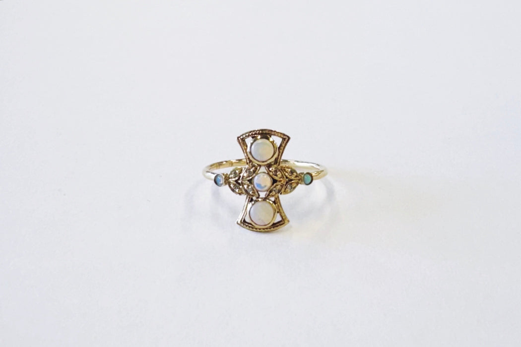 Antique 1930s Opal Ring