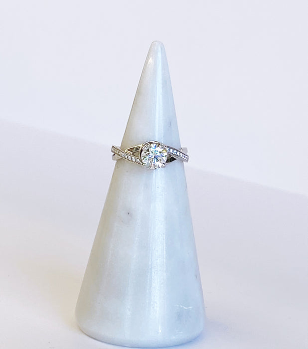 1.01 carat White Gold Swirl Ring