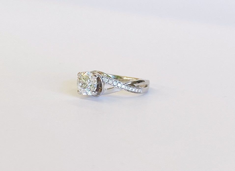 1.01 carat White Gold Swirl Ring