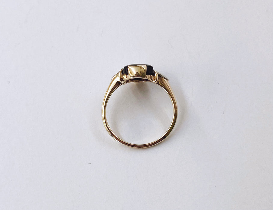 Hourglass Silhouette Onyx Two Tone Ring